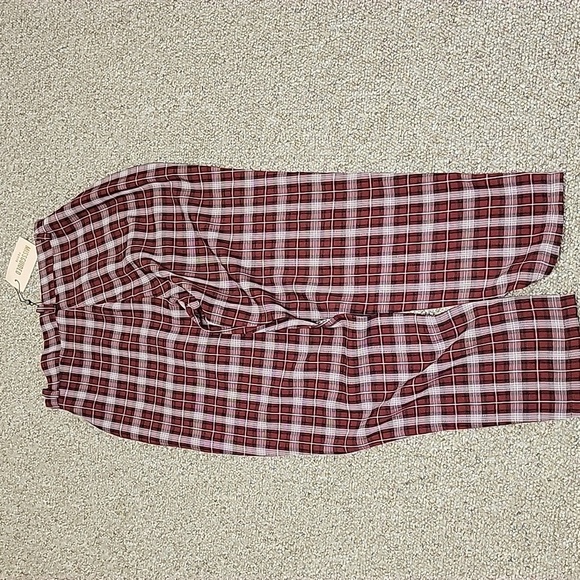 Missguided women's burgundy plaid pants. NWT sz 4 pet Polyester/cotton - Picture 3 of 5